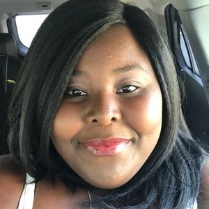 Meet your Posher, Chloe